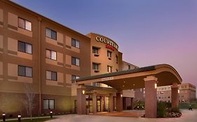 Courtyard By Marriott Denton